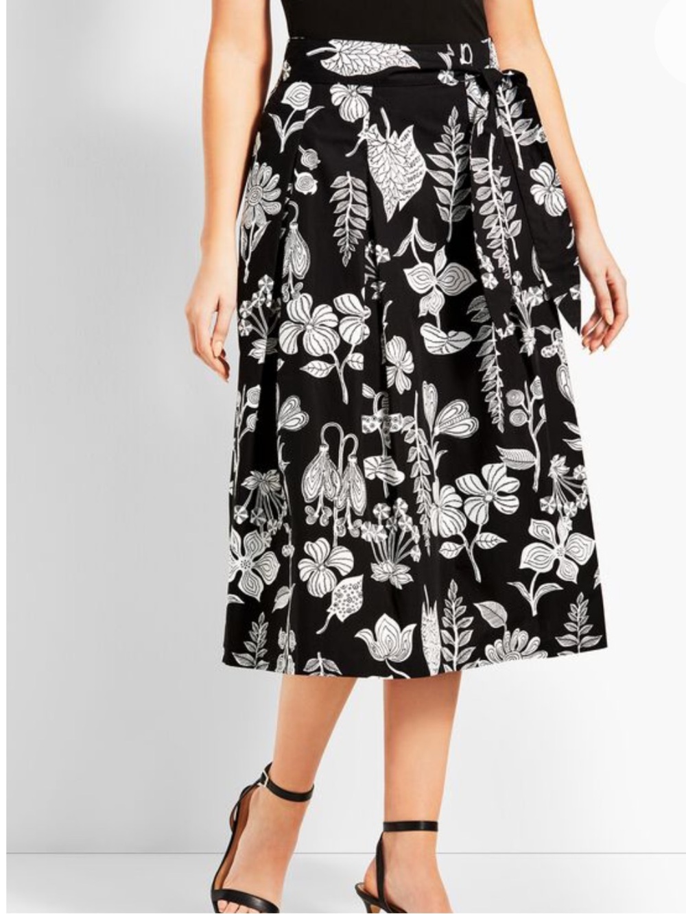 Talbots‎ Graphic Garden Black and White Floral Pleated Midi Skirt